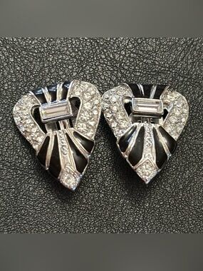 RICHELIEU Art Deco Black Enamel With Rhinestones Vintage Clip On Earrings